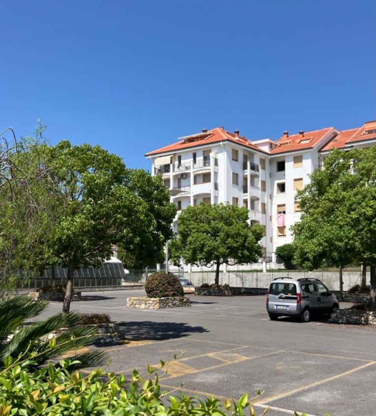 Aria Luce Mare Διαμέρισμα San Bartolomeo Al Mare Εξωτερικό φωτογραφία